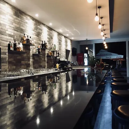 アパートホテル Athina And