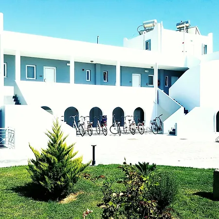 アパートホテル Athina And 2*