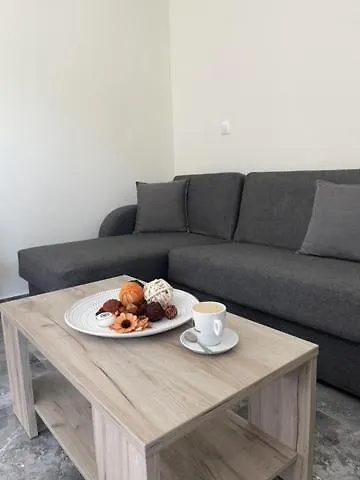 Apart-hotel Athina And