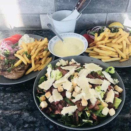 Athina And Apart Otel 2*