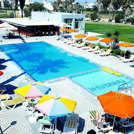 Athina And Apartmanhotel 2*